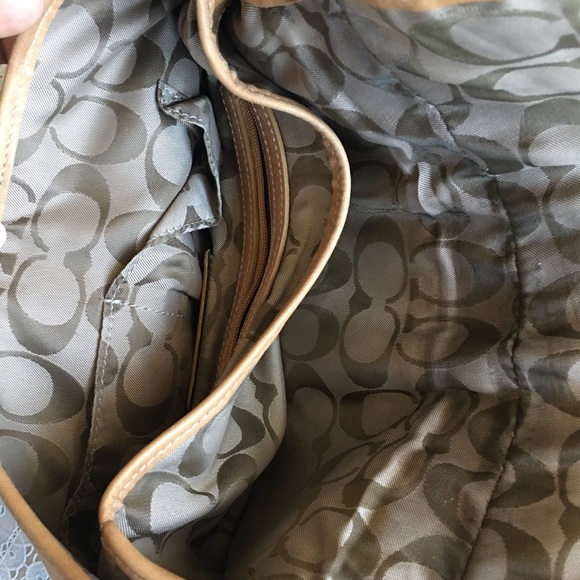 Coach hand bag use - Picture 4 of 8